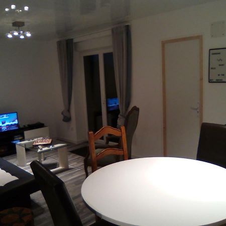 F2 Tout Confort Au Calme Appartement Batilly  Buitenkant foto